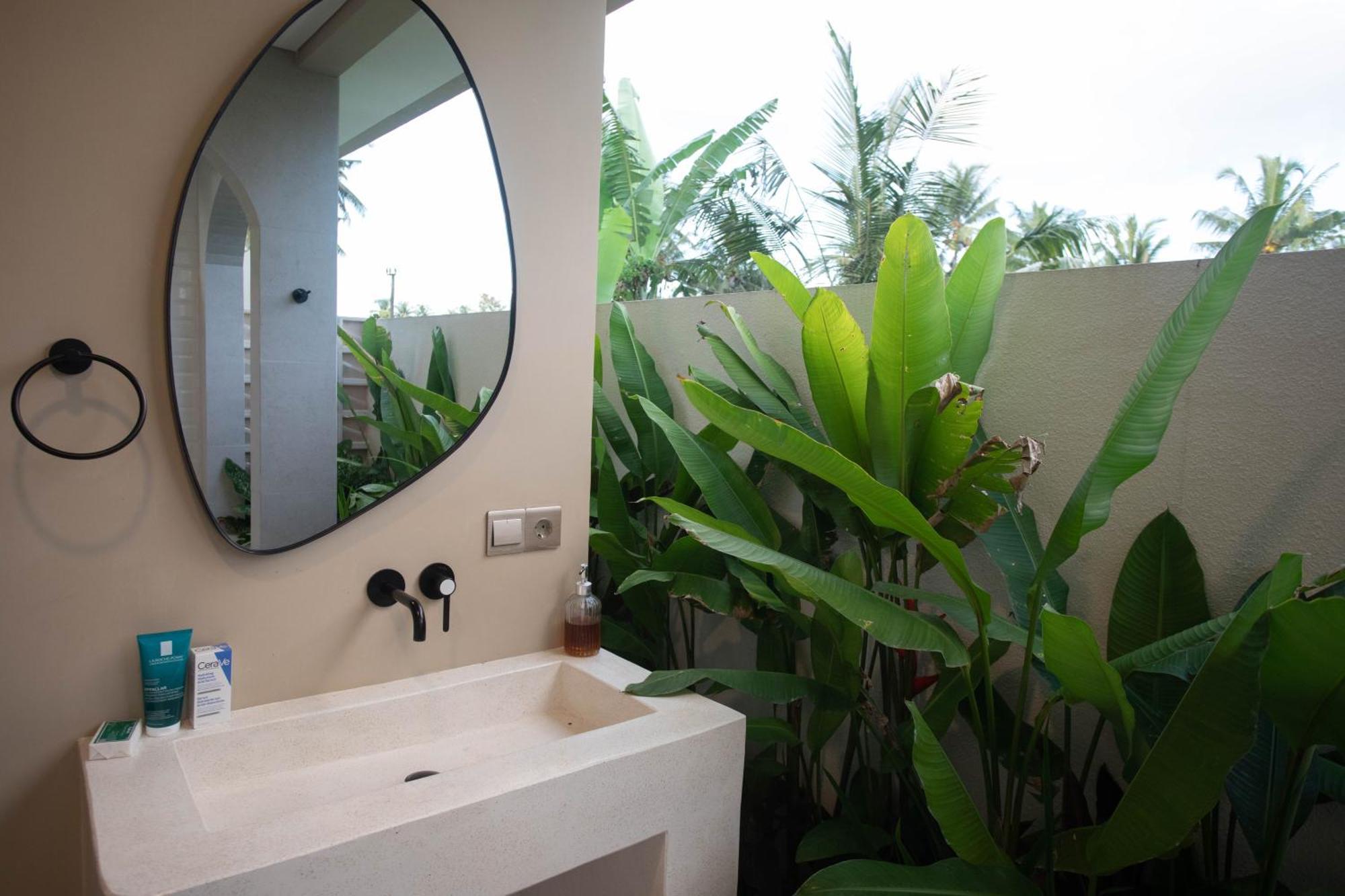 Adi Laxmi Villa Ubud Bagian luar foto
